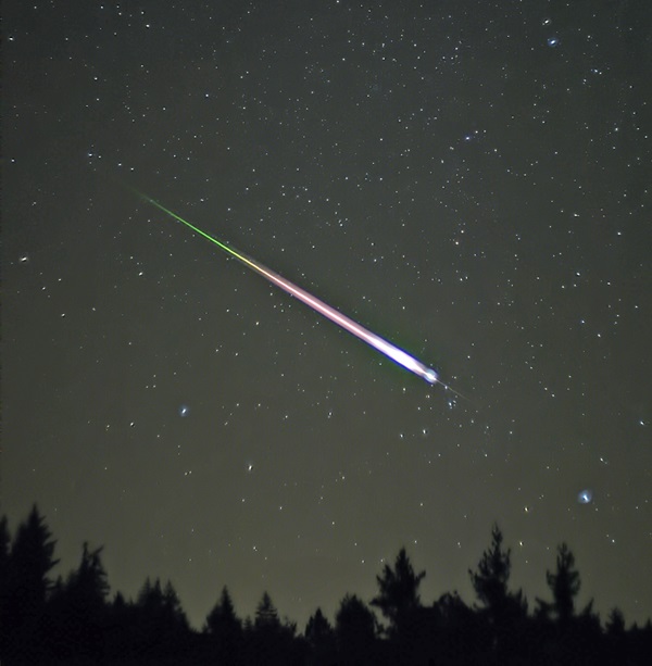 Leonid_Meteor.jpg?resize=1200,630
