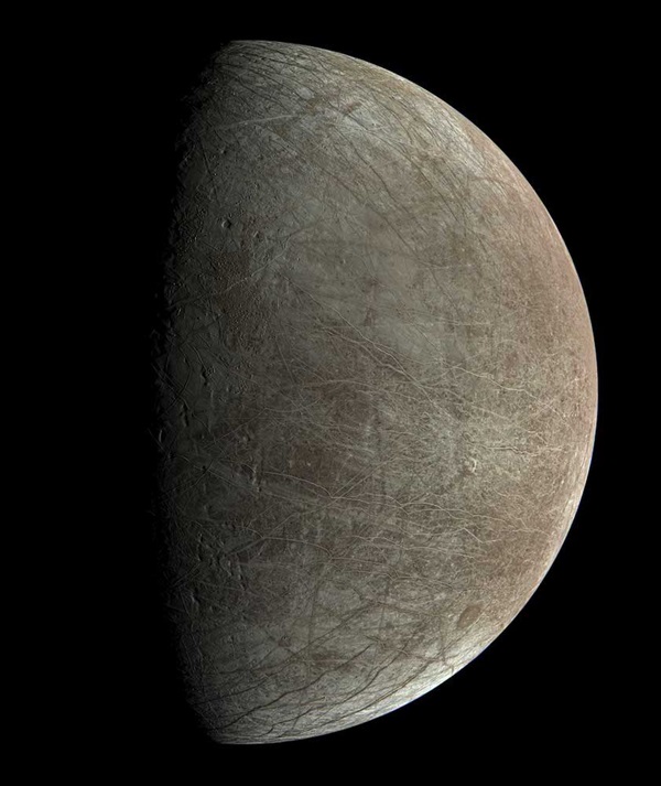 1pia25334aeuropabjornjuno_pj45_001_11_approx_true_color_bjornx21