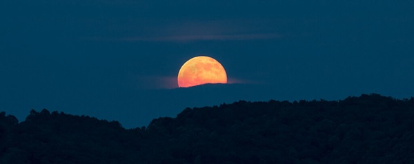 Full Strawberry Moon over West Virginia in 2016