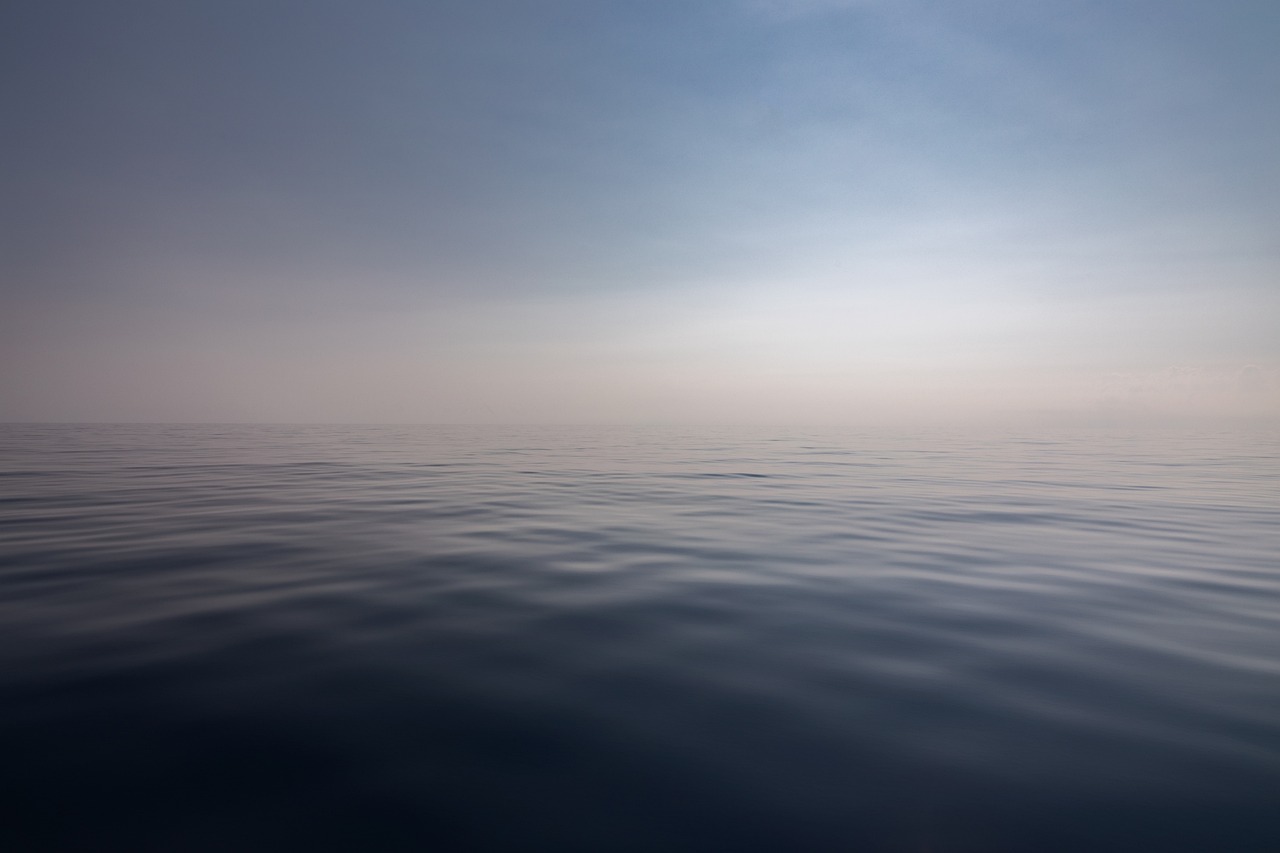ocean horizon
