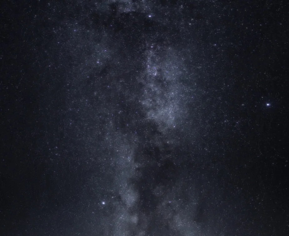Late summer is a great time to take a visual trip along our Milky Way. Credit: Stuart Atkinson.