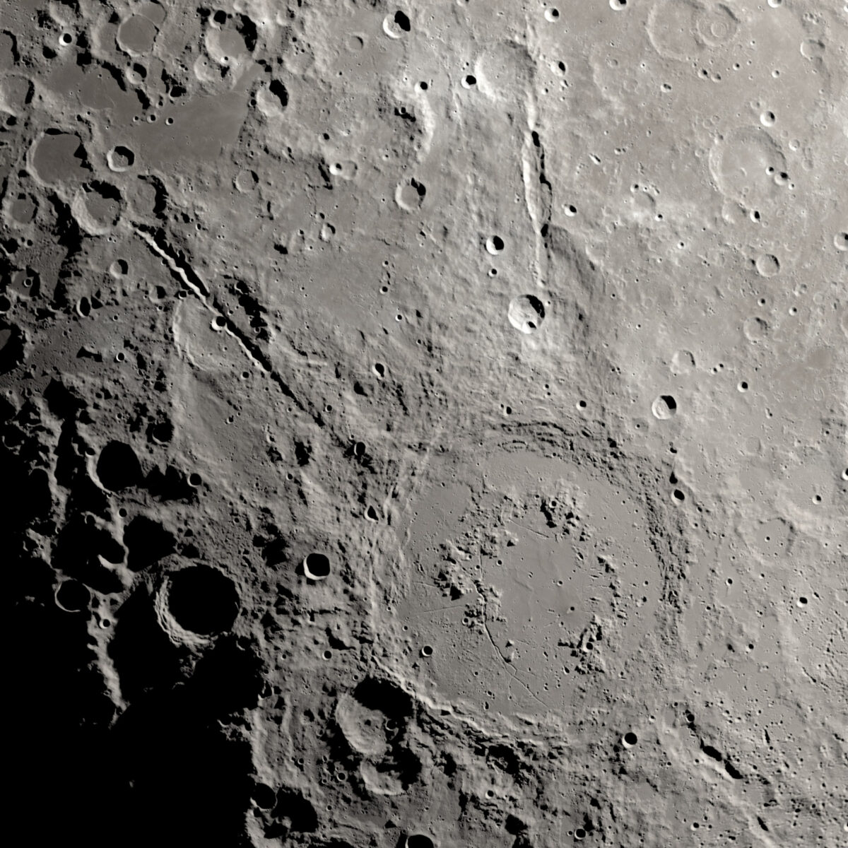 The Moon's epic 'grand canyons' were gouged out in 10 minutes