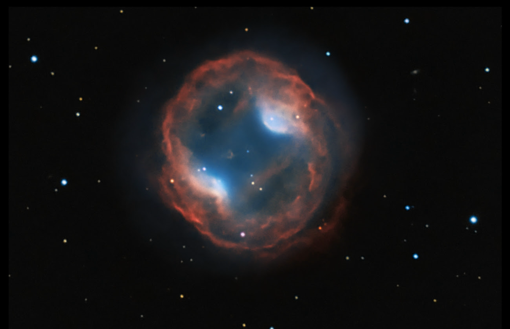 https://www.astronomy.com/wp-content/uploads/2025/07/Jones-Emberson-1-J.P.-Metsavainio.png