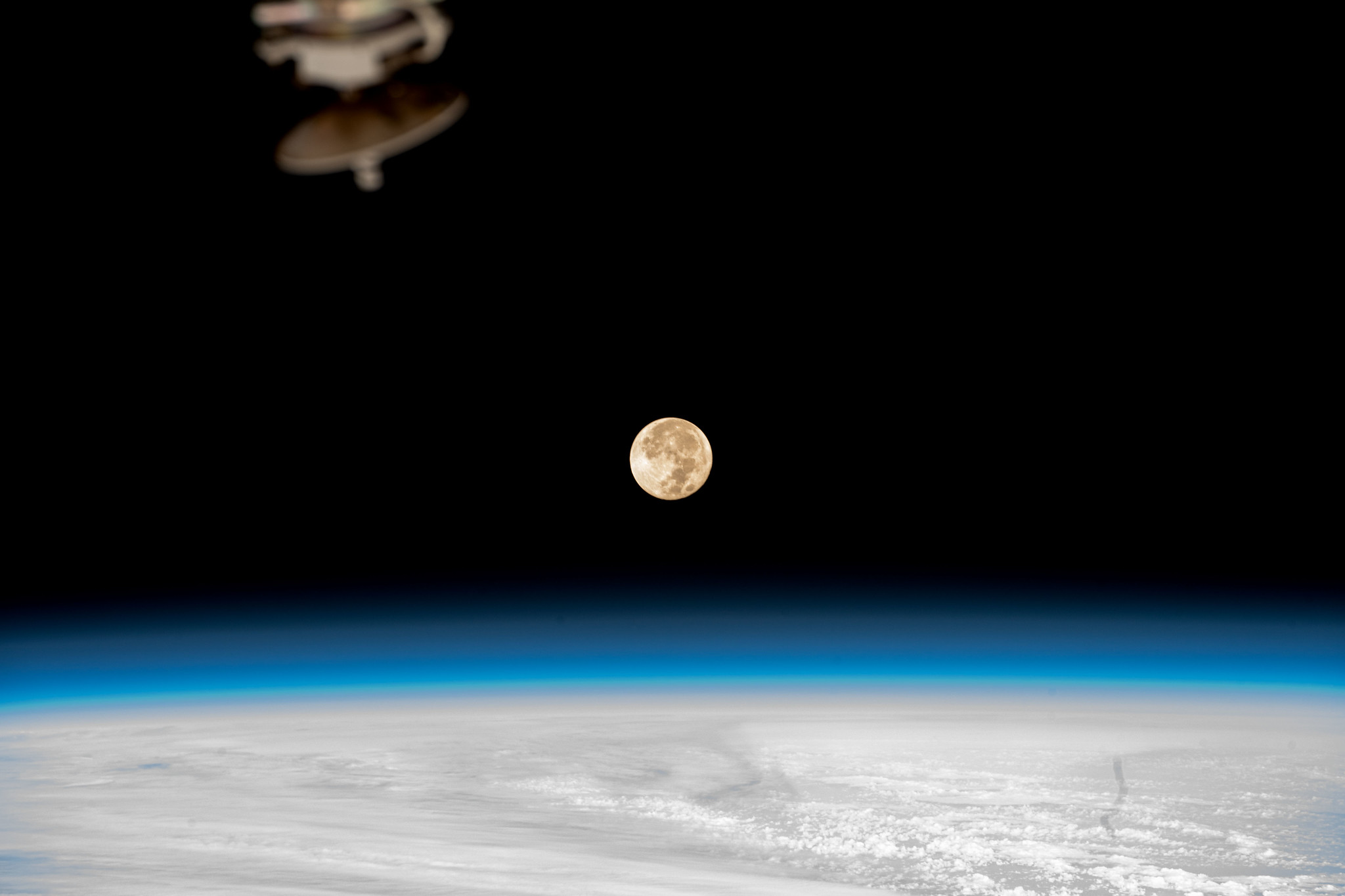 8月9日(土)の今日の空模様：満月、スタージェンムーンが昇る