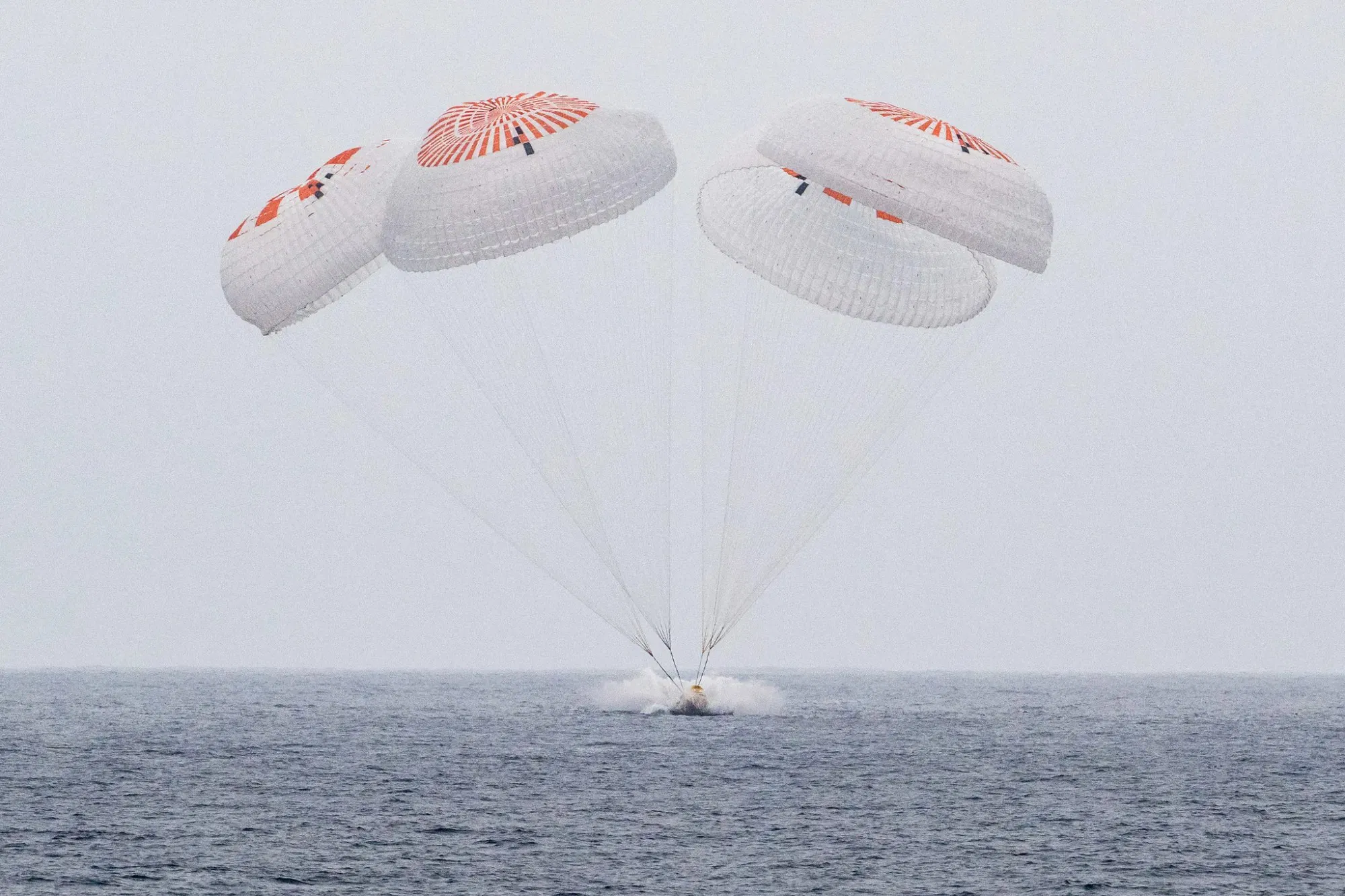 NASA と SpaceX の Crew-10 の宇宙飛行士が着水しました。