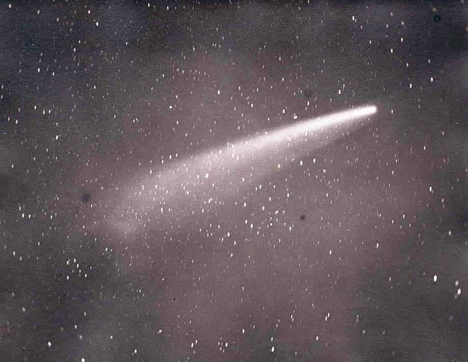 https://www.astronomy.com/wp-content/uploads/2025/11/Great_Comet_of_1882.jpg