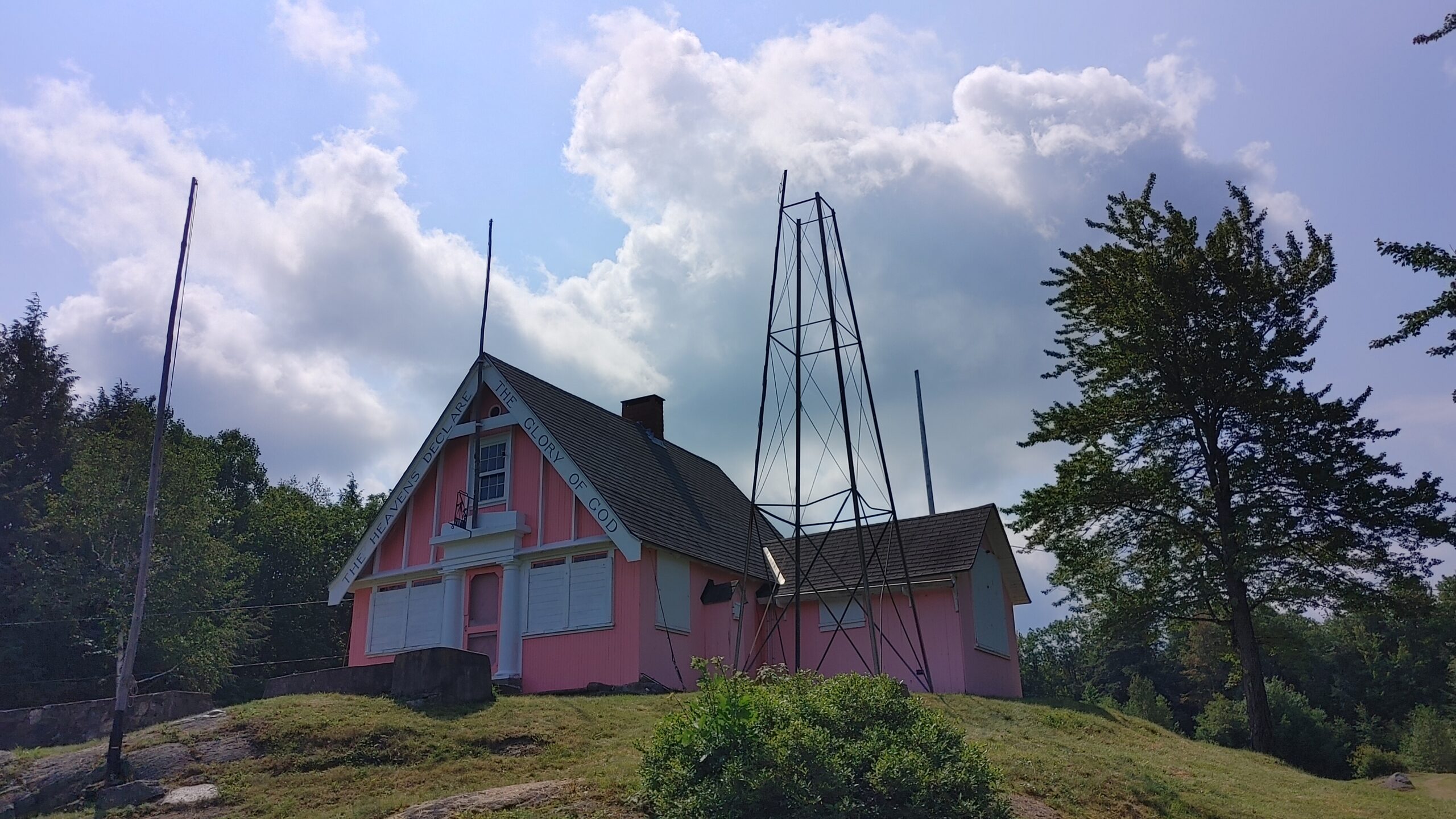 https://www.astronomy.com/wp-content/uploads/2026/01/Stellafane_Observatory_Pink_Clubhouse_2021-scaled.jpg