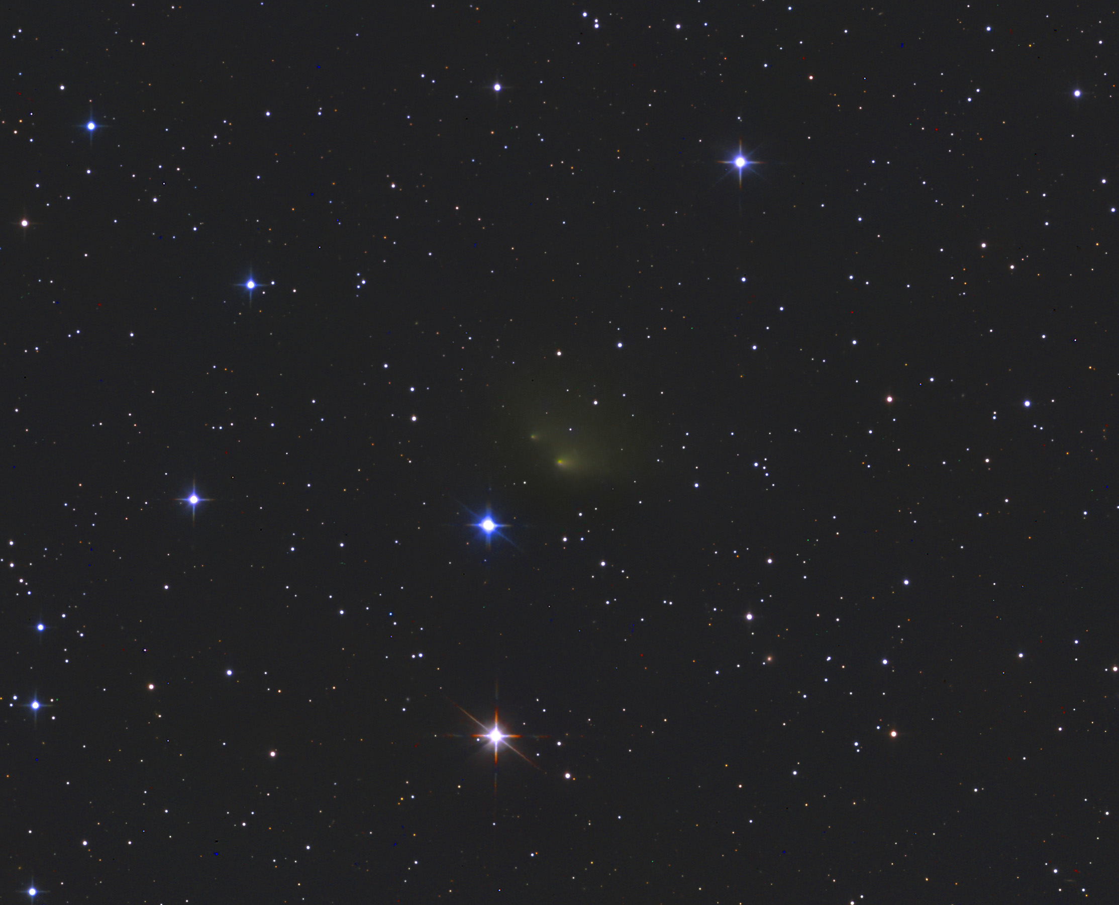 See a comet inside a comet