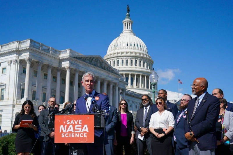 Rally to save NASA science