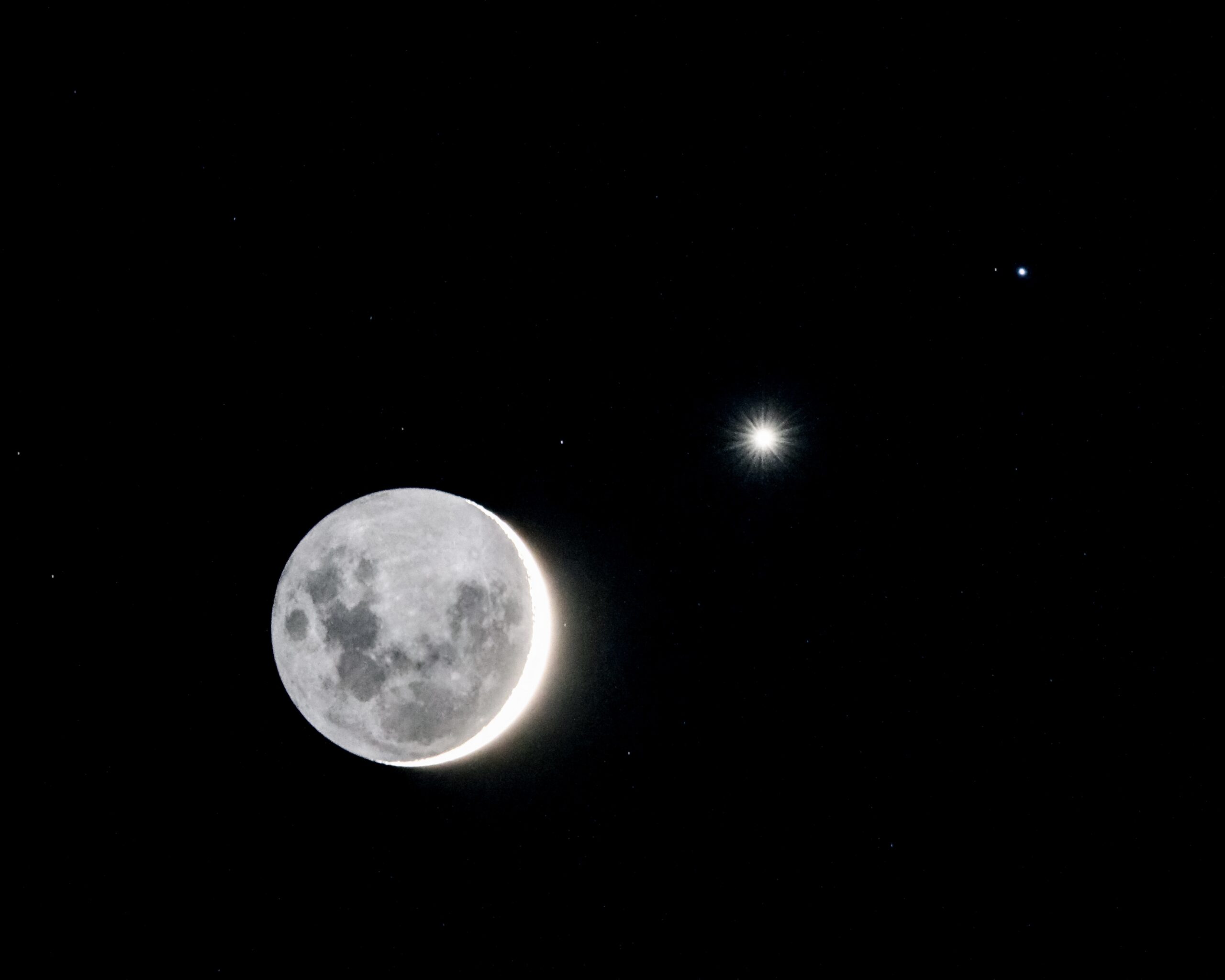 The Moon brushes past Regulus this Sunday, March 29