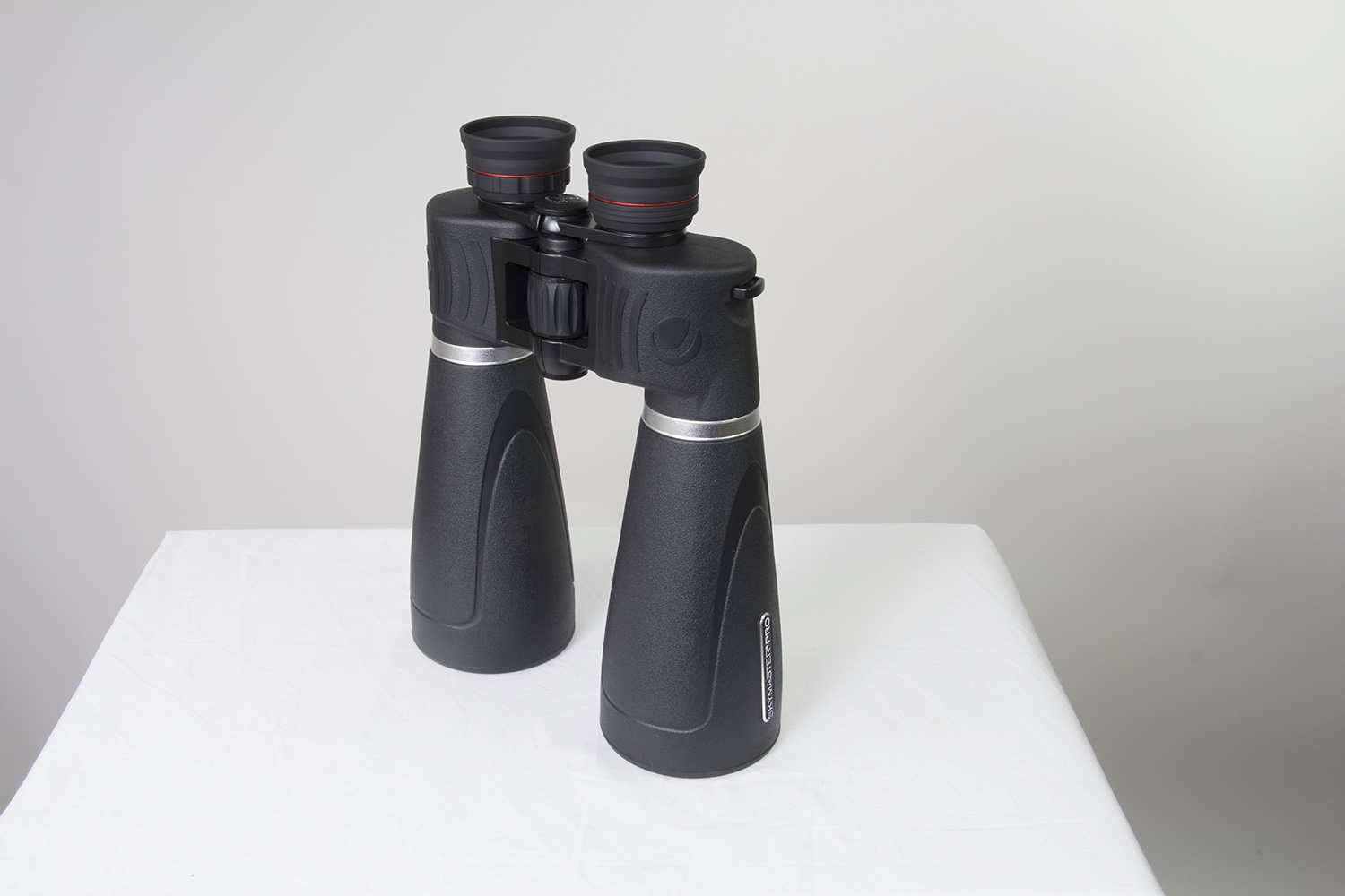 Celestron SkyMaster Pro 15x70 binoculars