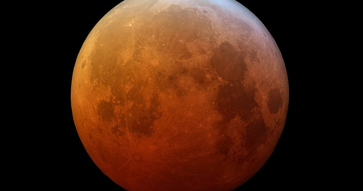 https://www.astronomy.com/wp-content/uploads/2026/08/GD-lunar-eclipse-full.jpg?resize=1200,630