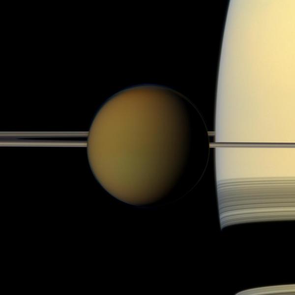 Cassini looks toward night side of Titan