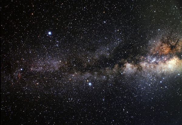 800pxWidefield_view_of_the_Summer_Triangle