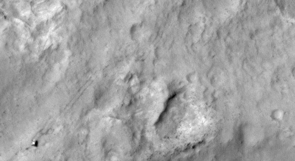 Mars Curiosity rover and tracks