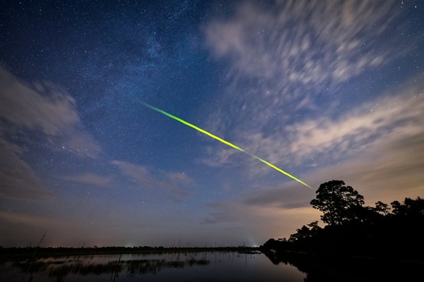 A fireball meteor streaks over Florida
