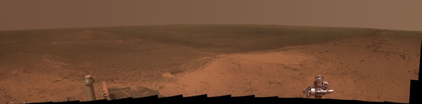 Hilltop panorama on Mars