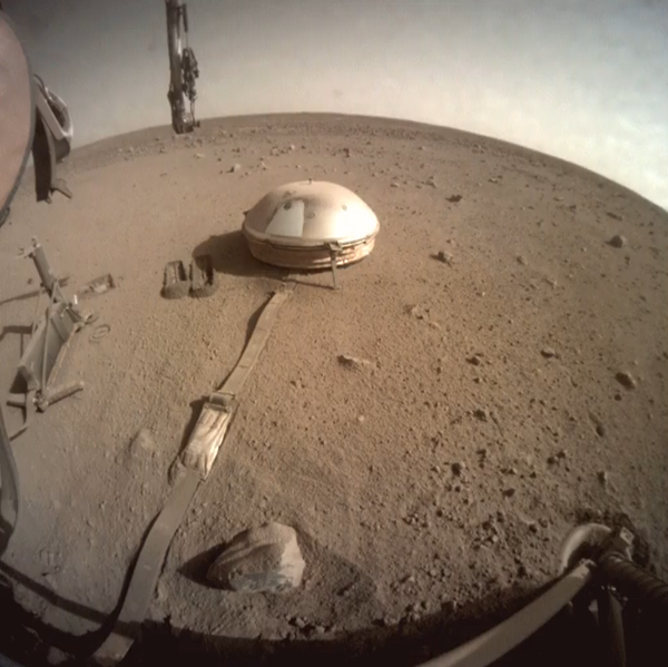 InSight after dropping dirt on SEIS dome