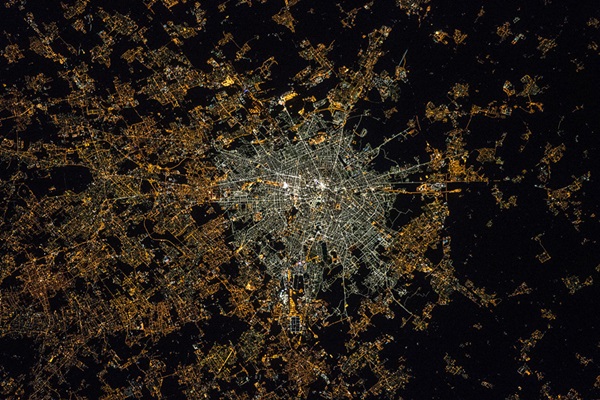 Light pollution in Milan