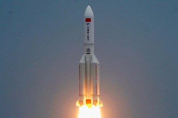 Long_March_5B_launch_2_crop