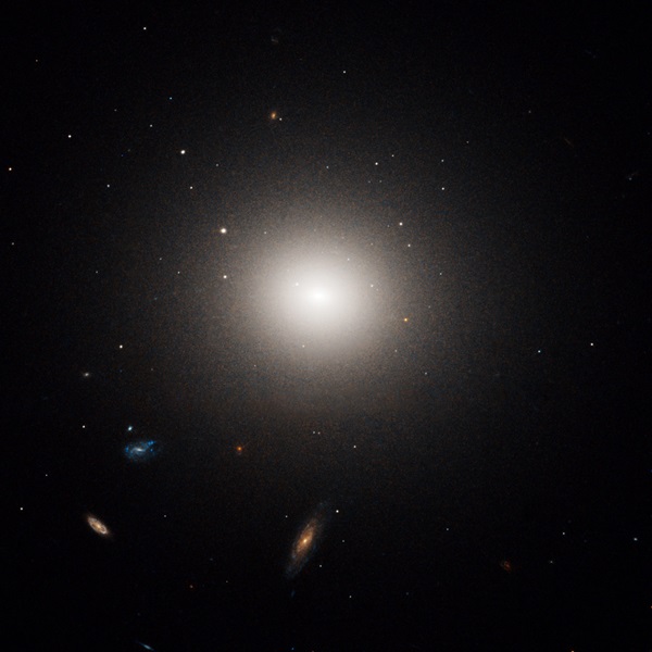elliptical galaxy NGC 4458