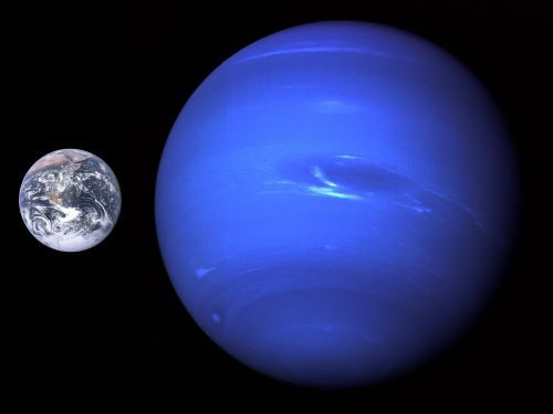 Neptune_Earth_size_comparison_2