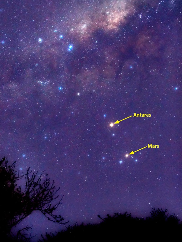 Mars and Antares in Scorpius during October 2012.