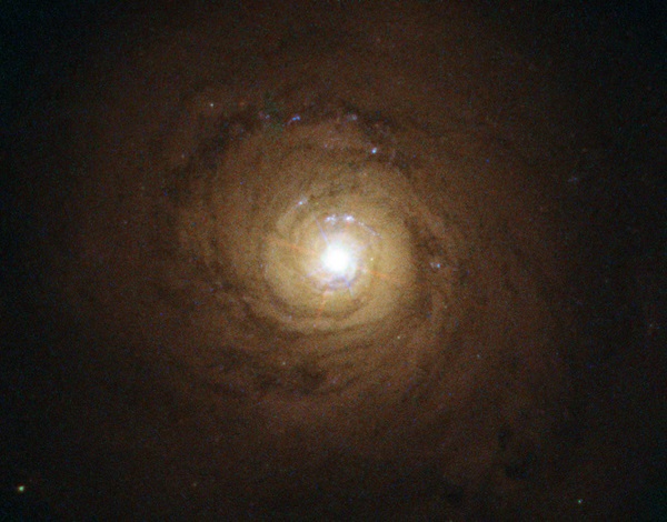 Supermassive black hole at the heart of NGC 5548 