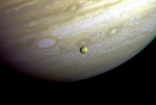 Voyager_2_Jupiter_Io