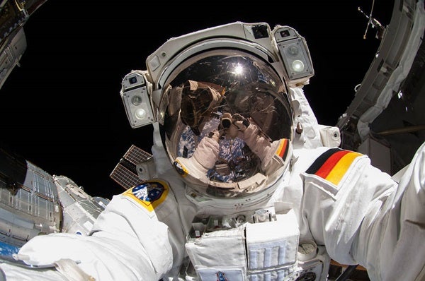 astronautselfie