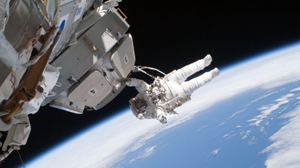 astronautspacewalk
