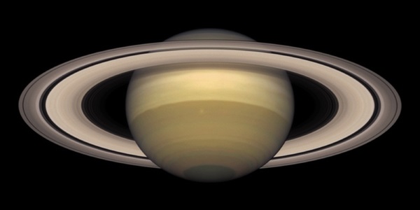 Hubble views Saturn