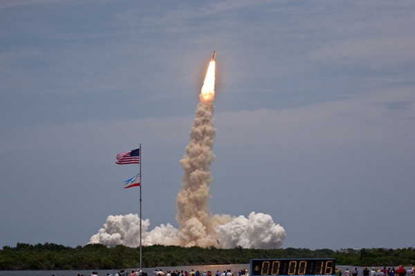 Space shuttle Atlantis lifts off