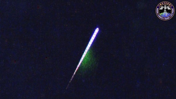 deltaaquarids_meteor_2016212_lrg