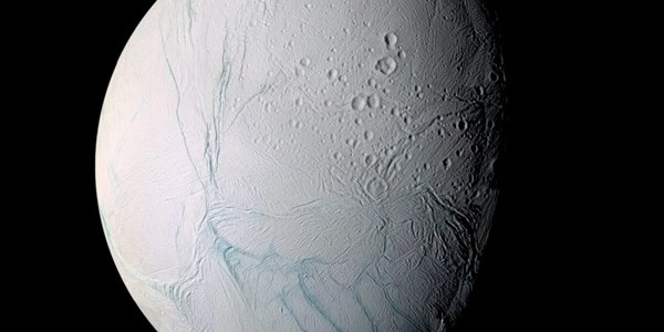 Icy curtain eruptions on Enceladus create an illusion of discrete jets.