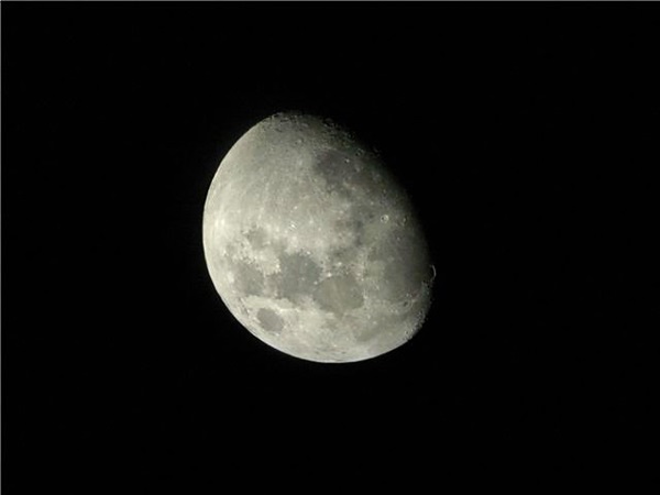 February 2010 gibbous Moon