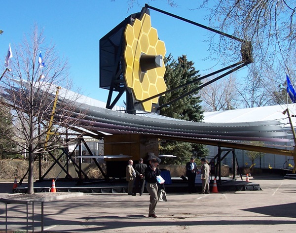 A model of the James Webb Space Telescope