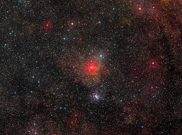 yellow hypergiant star HR5171