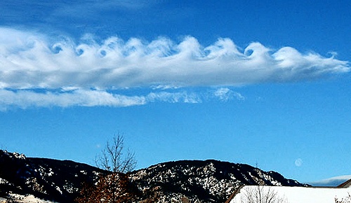 Kelvin-Helmholtz clouds on Earth