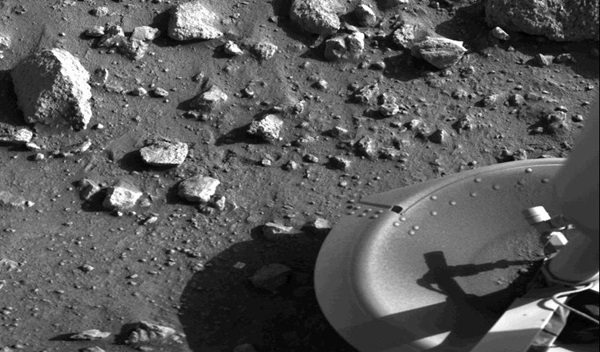 Mars Viking landers on the Moon