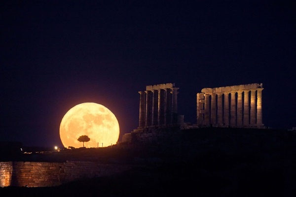 The Full Moon over the Temple of Poseidon
