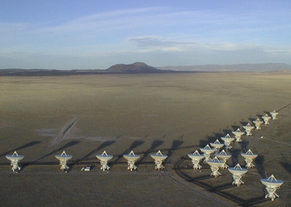 Radio telescopes in the Very Large Array (VLA)