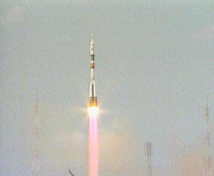 Suyoz spacecraft launches for ISS