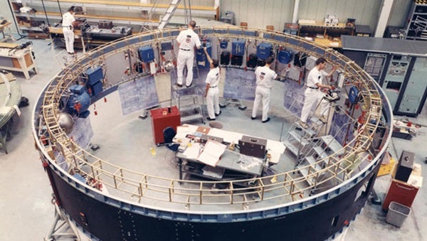 us__en_us__ibm100__apollo__manufacturing_saturn_iu__620x350