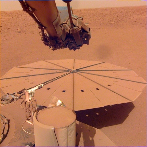 1PIA25286InSights_Dusty_Solar_Panel