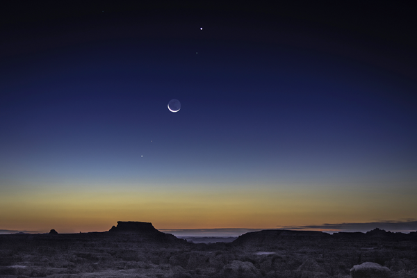 Venus, the star Regulus, the Moon, Mars, and Mercury seen over the Badlands in South Dakota on Sept. 18, 2017. Credit: Gregg Alliss.