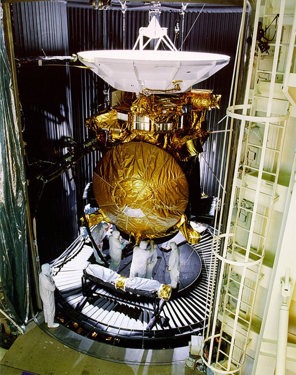 Cassini-Huygens in a clean room