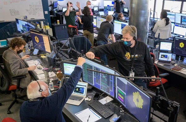 JWST_mirror_celebration_crop