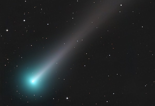Comet Leonard on December 4, 2021