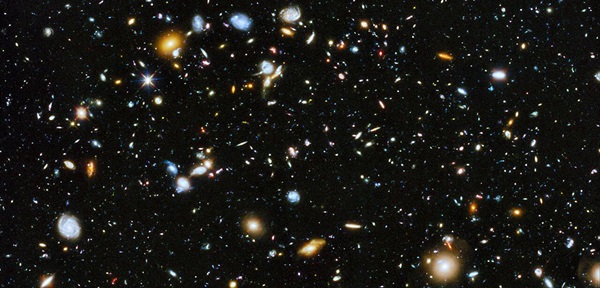 An excerpt of the Hubble Ultra-Deep Field, a part of the GOODS-South field.